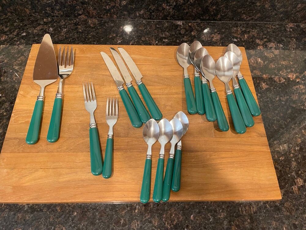 Gibson Stainless Flatware (21 Pieces)
